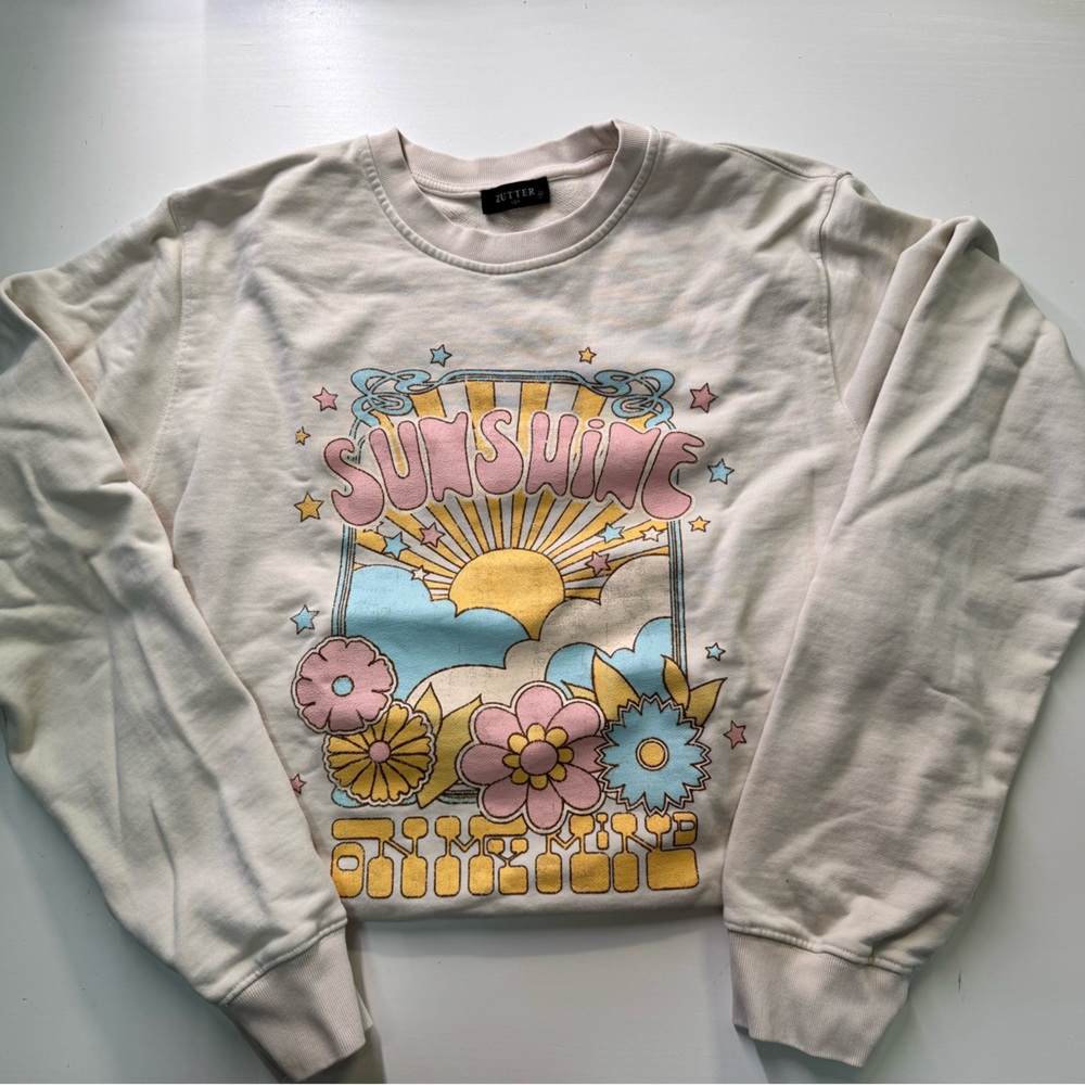 Petals Sunshine Graphic Sweatshirt